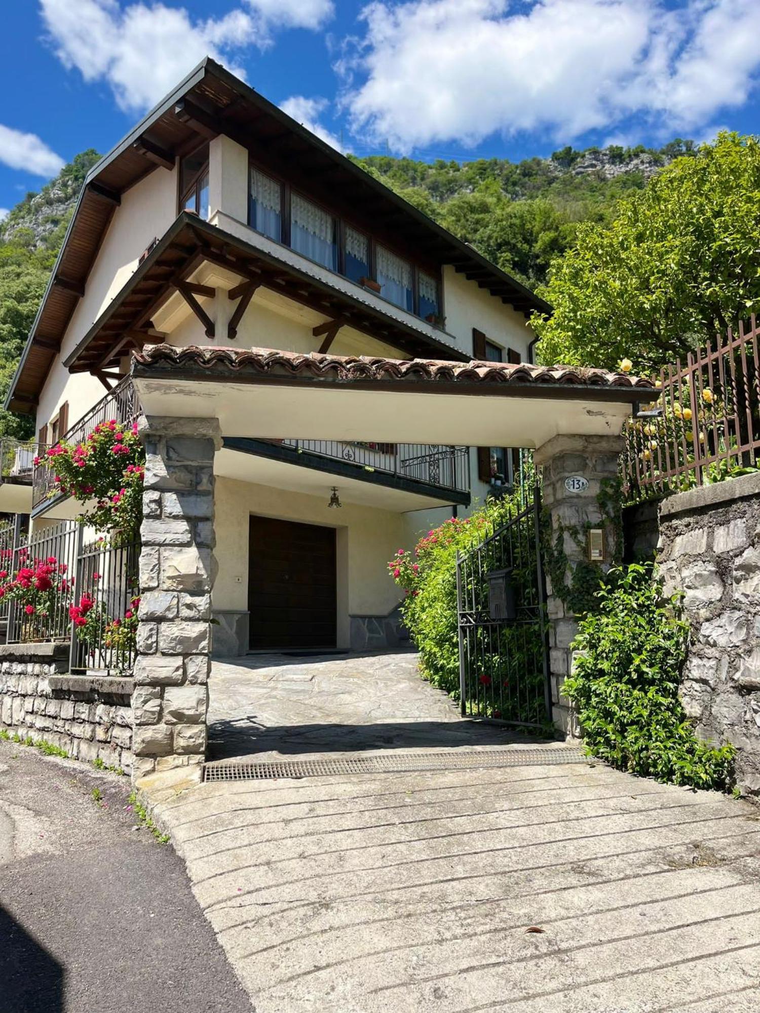 La Terrazza Sul Lago Оссуччо Экстерьер фото